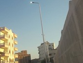 صحافة المواطن: عامود إنارة مضاء فى وضح النهار بالغردقة