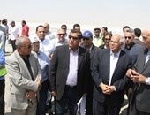 وزير النقل يتفقد طريق "  القاهرة-  السويس "  لمتابعة معدلات التنفيذ