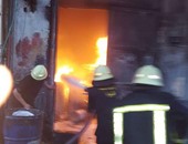 10 سيارات إطفاء لمحاولة إخماد حريق هائل فى مخزن شركة موبيليا بأكتوبر