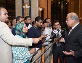 رئيس الوزراء للمواطنين: لو سمحتوا اشتروا المنتج المصرى ورشدوا الكهرباء