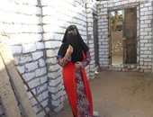 مأساة سيدة بسوهاج تعيش بمساكن الإيواء بلا ماء ولا كهرباء وتنام على الأرض