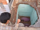 بالصور.. مقتل ثمانية عمال إثر انهيار جزء من مبنى تحت الانشاء فى الهند