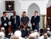 بالصور.. صلاة مشتركة بين مسلمين ومسيحيين فى مسجد بفرنسا بعد مقتل قس