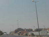 مصرى فى الرياض يرصد إضاءة الأعمدة نهارا ويؤكد: "مش بس فى مصر"
