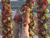روسيف ولانا نجما المصارعة الحرة يعقدان زفافهما على شاطئ ماليبو