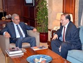 وزير الصناعة يبحث مع سفير أرمينيا بالقاهرة تعزيز العلاقات التجارية