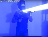 بالفيديو... شاب يخترع مدفع ليزر من مواد الخردة بقوة 200 وات