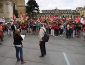 بالصور.. يوم جديد من الاحتجاجات الاجتماعية فى فرنسا والحكومة حازمة