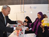 محافظ قنا يوزع الهدايا على المرضى والأيتام بمناسبة عيد الفطر 