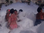 بالفيديو والصور.. إحدى فنادق الغردقة تحتفل بعيد الفطر بمهرجان "الفوم"