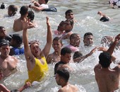 إقبال كبير على شواطئ الإسكندرية فى ثالث أيام عيد الفطر