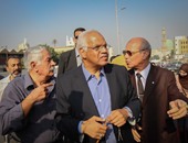 محافظ القاهرة يسحب رخص السيارات المخالفة بمحور مصطفى النحاس