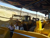 دعم شمال سيناء بـ6 معدات لخدمة الطرق ومواجهة  مشكلة زحف الرمال