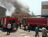 الحماية المدنية تسيطر على حريق 10 محال ملابس بسوق 6 أكتوبر فى دمياط