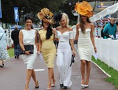 جميلات بريطانيا يخطفن الأنظار بمهرجان "بيركشاير" للخيول بأجمل القبعات