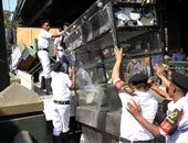 الأمن يزيل "عربات الفول" بشارع باب اللوق وسط القاهرة