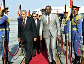 رئيس وزراء مالى يتفقد معرضًا للذخائر والأسلحة بالإنتاج الحربى