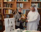 سفارة أبو ظبى تهدى مكتبة الجامعة العربية إصدارات"الإمارات للدراسات"
