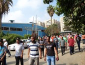 عمال بمنطقة الاستثمار ببورسعيد يضربون عن العمل للمطالبة بزيادة الأجور