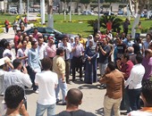 طلاب الدراسات العليا بحقوق القاهرة يتظاهرون لزيادة المصروفات