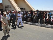 سفر وعودة 987 مصريا وليبيا و110 شاحنات عبر منفذ السلوم خلال 24 ساعة