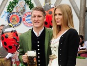 شفاينشتايجر يدعو نجوم مانشستر يونايتد على "مهرجان البيرة" فى ألمانيا