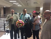 مطار القاهرة يستقبل ضابطًا من المصابين فى سيناء بعد تلقيه العلاج بلندن