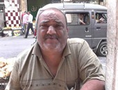 بالفيديو .. بائع خبز لوزير الأسكان : " عاوز شقتى .. بدفع إيجار 400 جنيه فى الشهر"