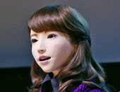 اليابان تطور الروبوت الأكثر تشابهًا بالبشر.. يتحدث ويغمز ولديه لغة جسد