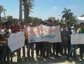 بالصور.. وقفة احتجاجية لطلاب الثانوية ببورسعيد ضد درجات وزير التعليم