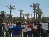 وقفة احتجاجية لطلاب الثانوية ببورسعيد ضد وزير التعليم بسبب درجات الحضور