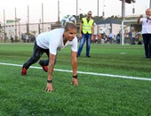 بالصور.. محمد زيدان يستعرض مهاراته مع شباب الجزيرة