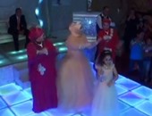 على طريقة المصريين..عروسة وإخواتها يقدمون وصلة رقص بالعربى والهندى والأجنبى