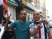 بالفيديو..مواطن:"السيسى أبهر العالم..وقناة السويس هدية لكل الدنيا"