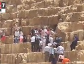 بالفيديو.. بأعلام مصر .. مواطنون يحتفلون بافتتاح قناة السويس فى الأهرامات
