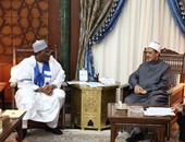 الإمام الأكبر يلتقى سفير الكاميرون ويعلن استعداد الأزهر لإنشاء معاهد ببلاده