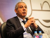 وزير التجارة والصناعة يغادر القاهرة متوجهًا إلى برشلونة