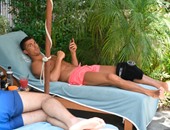 بالصور.. رونالدو يرتدى واقى الركبة المثلج للهروب من حرارة ميامى
