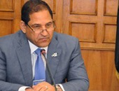  وزير قطاع الأعمال يزور شركة غزل المحلة لبحث مشاكلها