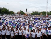 بالصور.. الآلاف فى بانكوك يحثون التايلانديين على المشاركة فى استفتاء الدستور