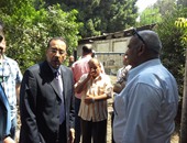 وزير الإسكان يتابع عمليات شفط مياه الصرف الصحى من مستشفى بولاق الدكرور
