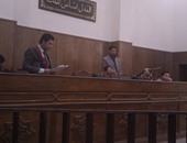 القبض على موظف وطالب أثناء تصويرهما الحضور بقاعات محكمة الجيزة