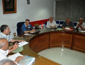 محافظ سوهاج يعقد اجتماعا لبحث تشديد الرقابة على توفير التغذية المدرسية للطلاب