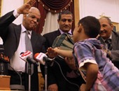 بدء حفلة توزيع 500 شنطة مدرسية لغير القادرين بديوان محافظة القاهرة
