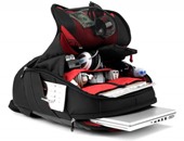 6 أجهزة تكنولوجية يحتاجها الطلاب فى الجامعة.. لاب توب وeReader للمذاكرة.. وحقيبة شحن بالطاقة الشمسية وحافظات شحن لاسلكى لاستخدامها عند انقطاع الكهرباء.. وسماعات رأس للاستمتاع بالموسيقى فى وقت الفراغ