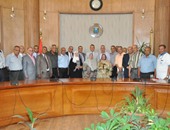 بالصور.. رئيس جامعة قناة السويس يجتمع بمديرى العموم