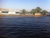 انقطاع المياه بكورنيش النيل بأسوان إثر كسر فى خط مياه شرب رئيسى