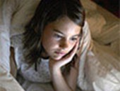 خبراء أمريكيون يحذرون من وجود الأجهزة الإلكترونية فى غرف نوم الأطفال.. ويؤكدون: تؤثر على معدلات النوم والتحصيل الدراسى.. وشرح حيل بسيطة لتقليل معدل استخدام الأبناء لها