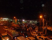 تباطؤ حركة السيارات بسبب ظهور بقعة زيت أعلى الطريق الدائرى