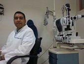 مدرس بطب سوهاج يتوصل لعلاج أمراض شبكية العين بالخلايا الجزعية